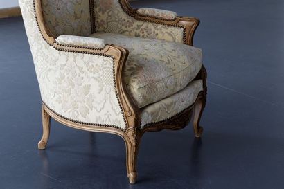 Paire de bergères de style Louis XV, XXe,...