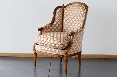 Paire de bergères de style Louis XVI, XXe,...