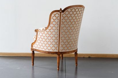 Paire de bergères de style Louis XVI, XXe,...