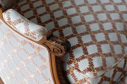 Paire de bergères de style Louis XVI, XXe,...