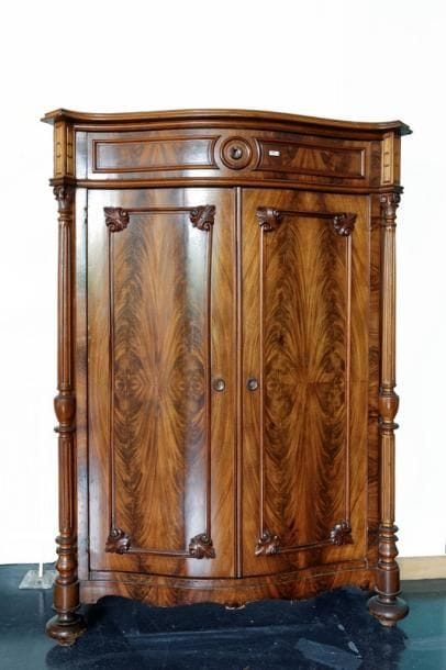 Meuble à hauteur d'appui d'époque Louis-Philippe...