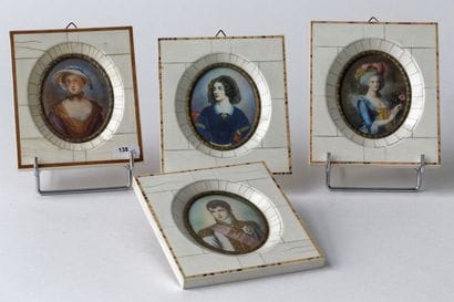 Ensemble de quatre miniatures ovales (Marie-Antoinette,...
