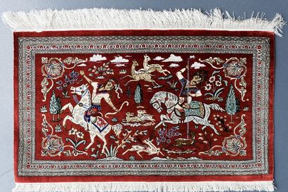 PERSE
Amusant ensemble de trois tapis miniatures,...