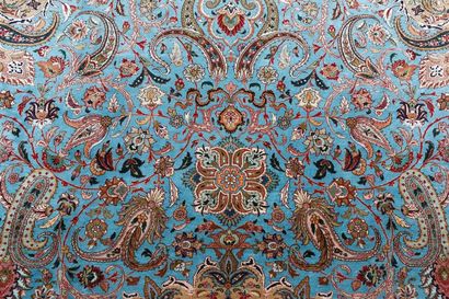 PERSE
Tapis à médaillon central et motifs...