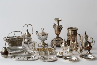 VARIA, ensemble d'objets principalement en...