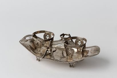PARIS
Huilier-vinaigrier d'époque Louis XVI...