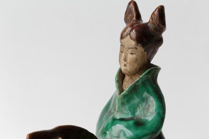 CHINE
Paire de tuiles faîtières ornées d'une...