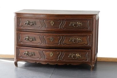 Commode d'époque Louis XV ouvrant par trois...