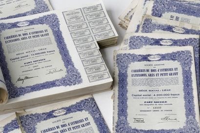 Important lot d'actions et d'obligations,...