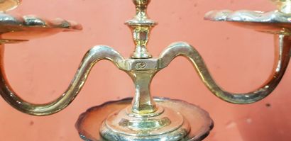 Paire de bougeoirs en bronze argenté à pans...