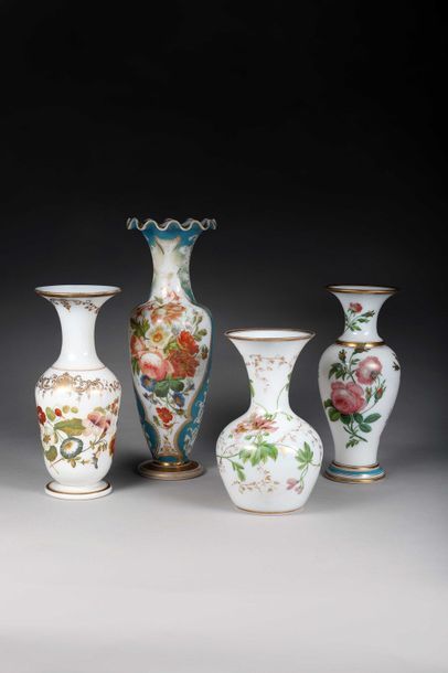 Vase balustre à col tulipe en demi-cristal...