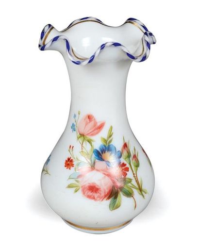Petit vase décoratif en demi-cristal blanc...