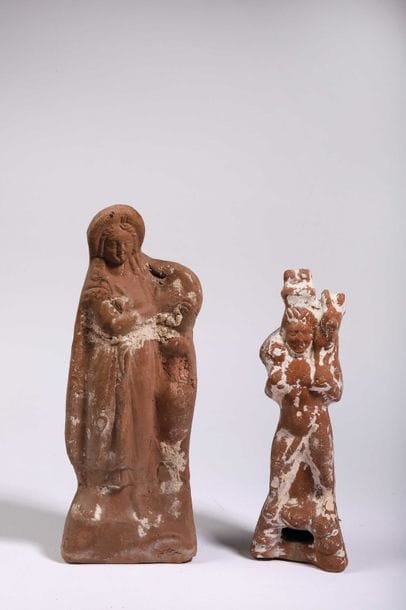 Lot de 2 statuettes.

A : figure de personnage...