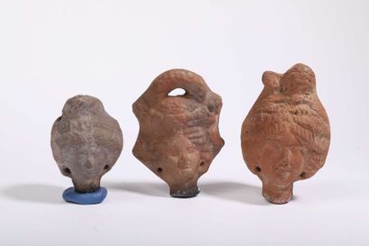 Lot de 3 têtes d’Isis Aphrodite.

Terre cuite.

Egypte,...