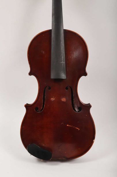 Violon portant une étiquette: 