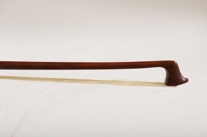Violon portant une étiquette: 