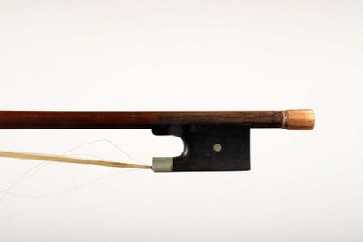 Violon portant une étiquette: 