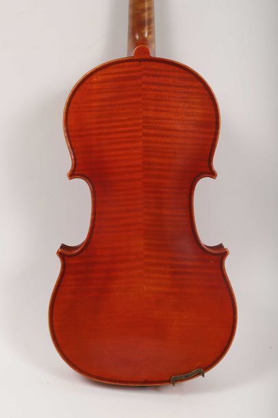 Violon portant étiquette: 
