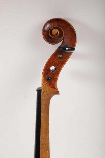 Violon portant la marque: 