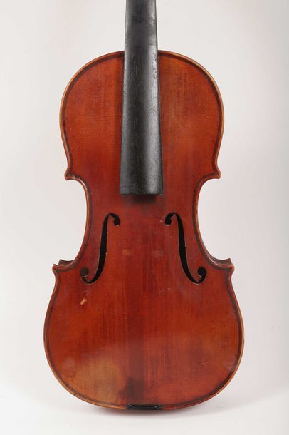Violon portant signature illisible.

Long:...