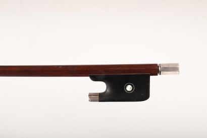 Archet de violoncelle portant la marque au...