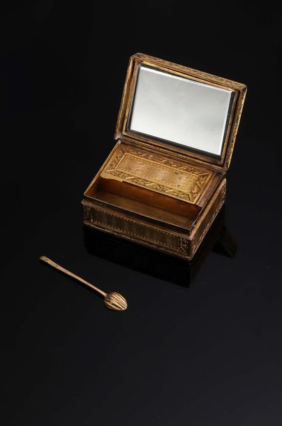 Minaudière en pomponne ciselé et guilloché

France,...