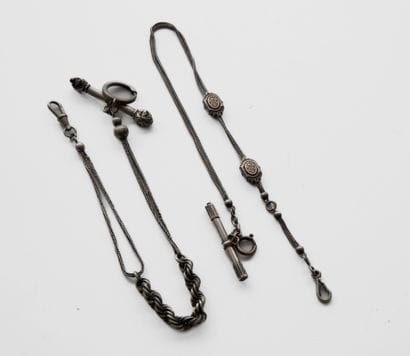 Two silver watch chains (pb.44gr). 	L. 29.5...