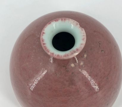 Porcelain and enamel painter's cup with mullet...