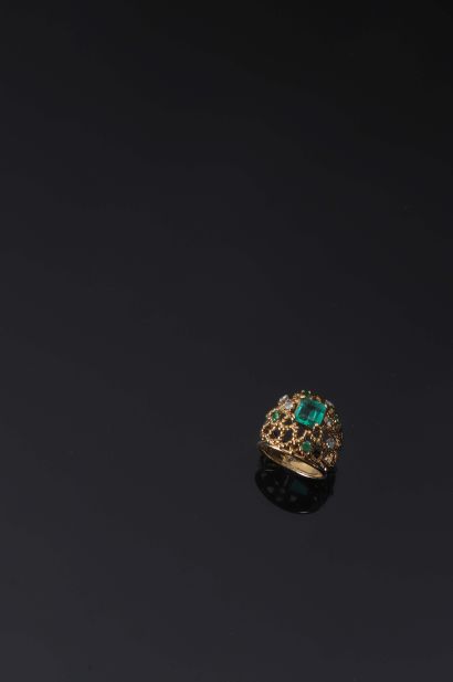 Bague dôme ajourée en or jaune 18K (750°/00)...