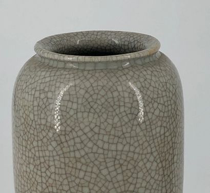 Lot comprising two celadon crackle porcelain...