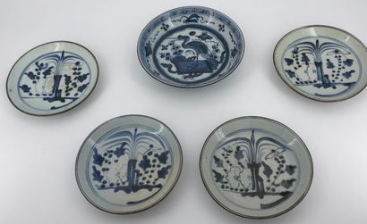 Set of five blue-white porcelain cups with...