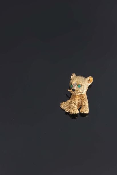 VCA. Ca 1970.

Broche figurant un lionceau...