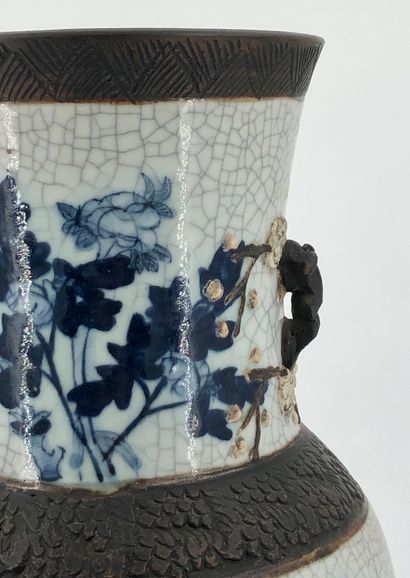 Baluster vase in cracked porcelain, decorated...
