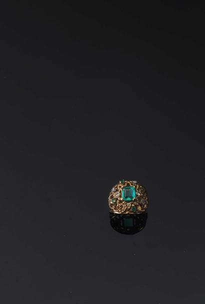 Bague dôme ajourée en or jaune 18K (750°/00)...