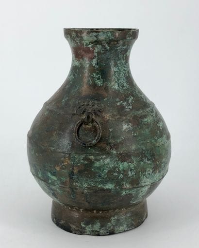 China, Kingdom of the Fighters,



Hu-shaped...