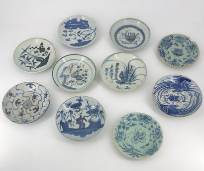 Set of eight blue and white porcelain cups,...