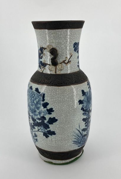 Baluster vase in cracked porcelain, decorated...