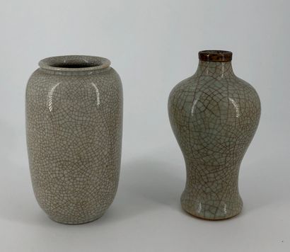 Lot comprising two celadon crackle porcelain...