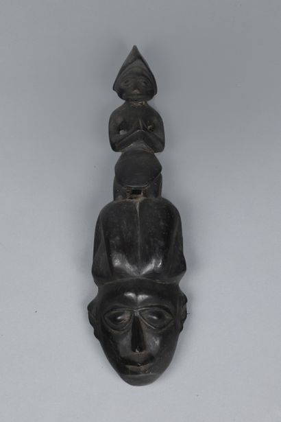 Masque de type Yorouba, Nigeria

Bois dur...