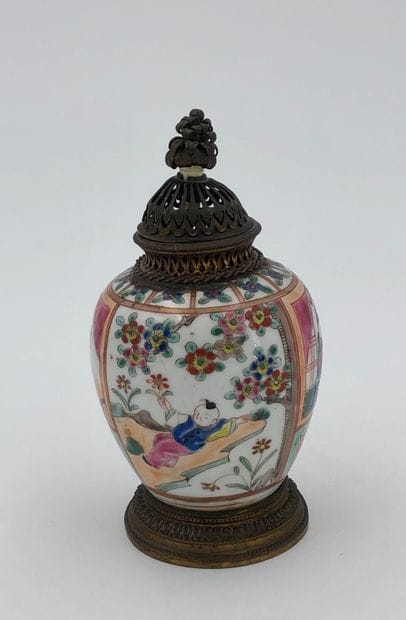Small baluster vase in porcelain and enamels...