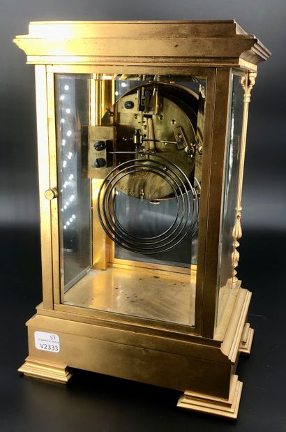 Pendule de cheminée à sonnerie au passage...