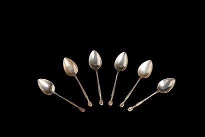 Ensemble de six cuillers à moka en argent,...