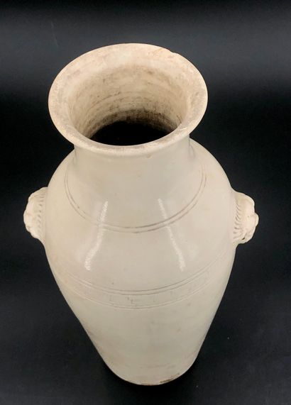 Chine, fin XIXe siècle
Vase en porcelaine...