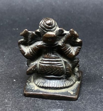 Petit sujet en bronze, représentant la divinité...