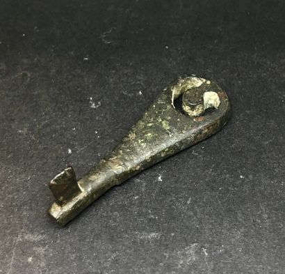 Une clé
L. 5,3 cm

Provenance : 
Succession...
