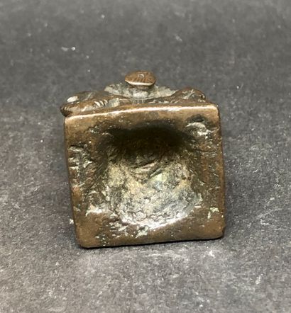 Petit sujet en bronze, représentant la divinité...