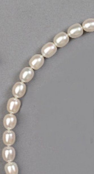 Collier original composé de perles de culture...