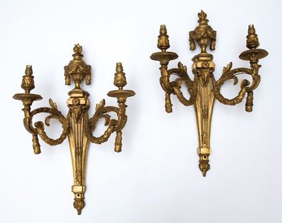 Belle paire d'appliques à deux lumières en...