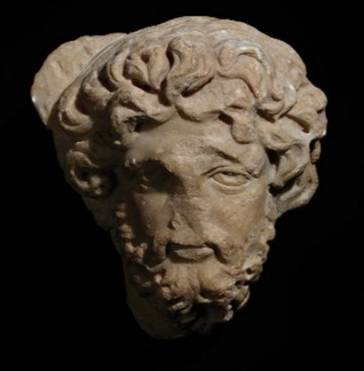 Tête d'homme barbu en marbre. Sculpture en...