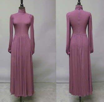 Jean MUIR, circa 1975
ROBE en crêpe jersey...
